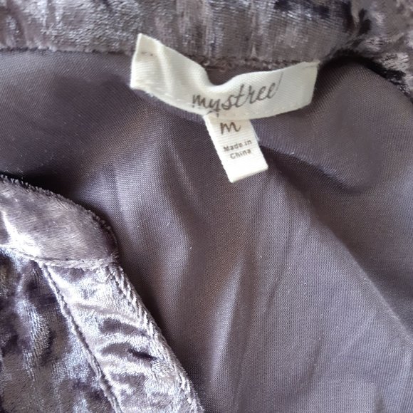 Mystree Velvet Dress in Lilac - Picture 5 of 7